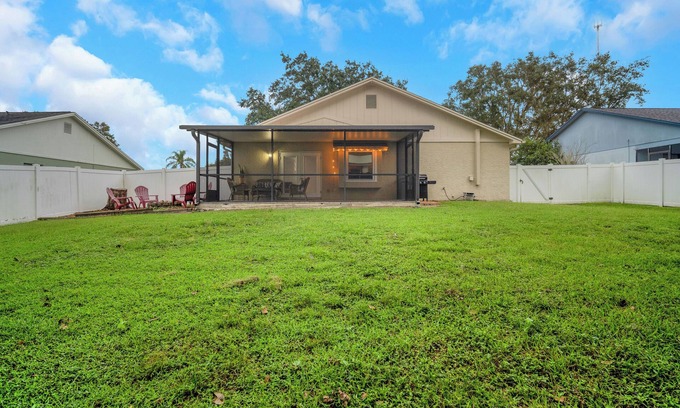 Boyette Springs Maison | Charming 3-bedroom Pet Friendly house in tranquil Riverview