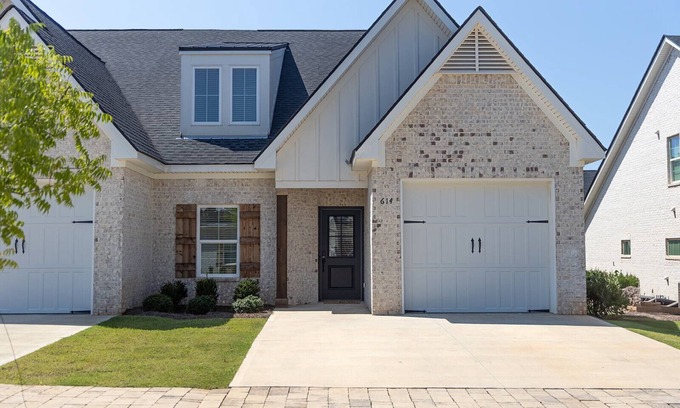 Auburn - Opelika Maison | Charming 3-bedroom Townhome Kid-Friendly, Auburn