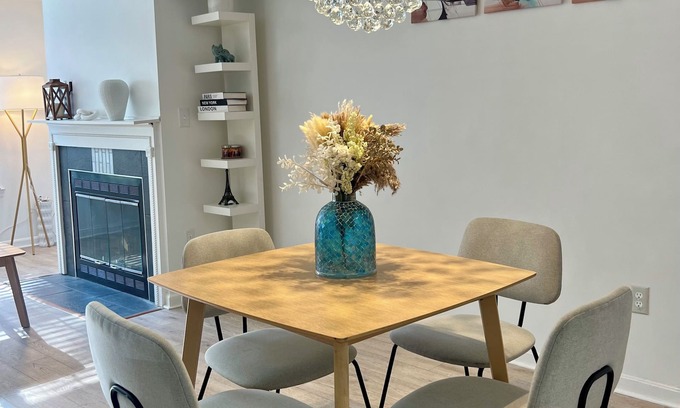 Bowie Maison | Charming 3-bedroom townhome with WiFi and AC in Bowie Maryland.