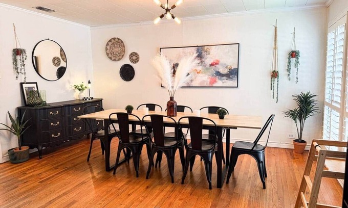 Terrell Heights Maison | Charming 3-Bedroom Getaway | Sleeps 6 | Cozy