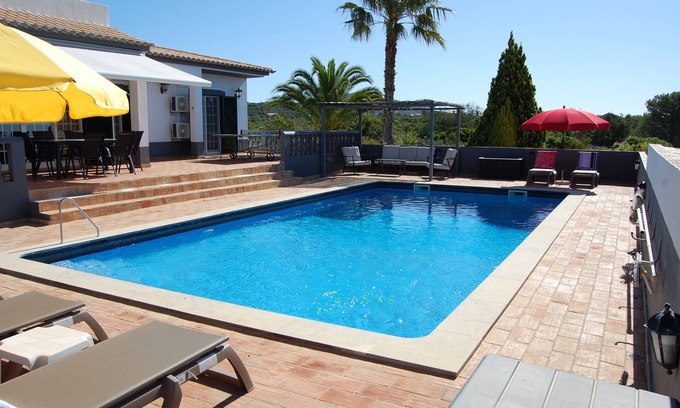 Charneca Villa | Charmante villa de 3 chambres avec WiFi et chauffage