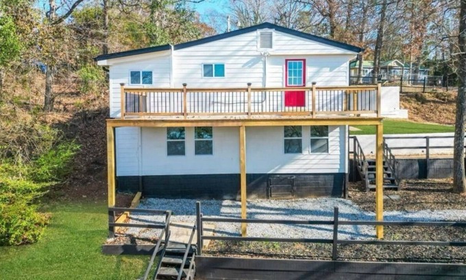 Jackson Maison | Charming 3-BR/2-BA Waterfront Lake House