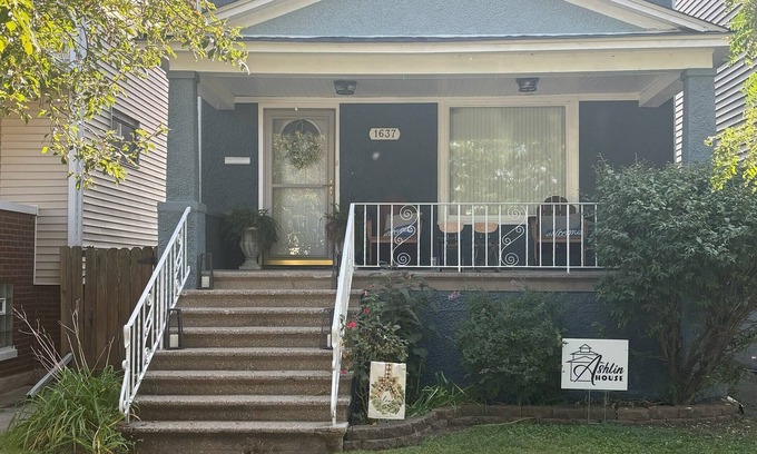 Whiting Maison | Charming 3-BR home on a cobblestone street near the Lake Michigan lakefront.