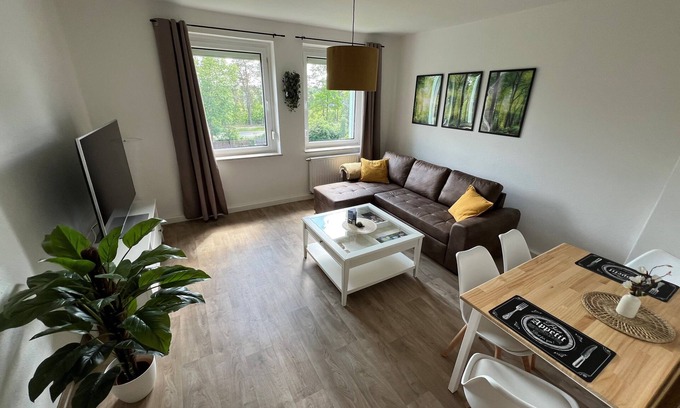 Gross-Sarchen Appartement | Charming 3-Room Apartment in Hoyerswerda, Lusatian Lake District
