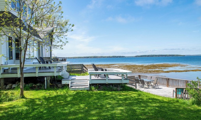 Mid-Coast and Islands Cottage | Cottage front de mer avec Multi-Level ponts et un accès facile Ocean