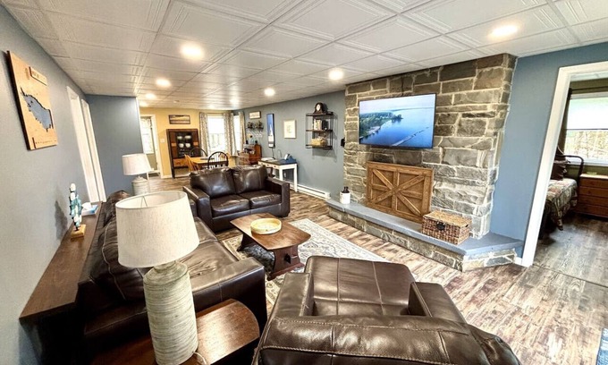 Blossvale Maison | Charming 3BR Cottage Near Sylvan Beach | Pets OK
