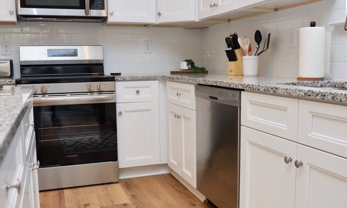 Charlotte Maison | Charming 3BR Home w/ Fenced Backyard & Garage