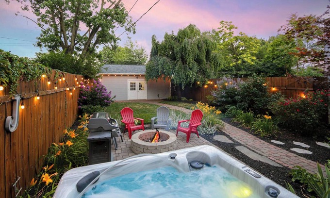 Weinland Park Maison | Home w/ Garage, Hot Tub, near OSU, Short North, Downtown, Fairgrounds.