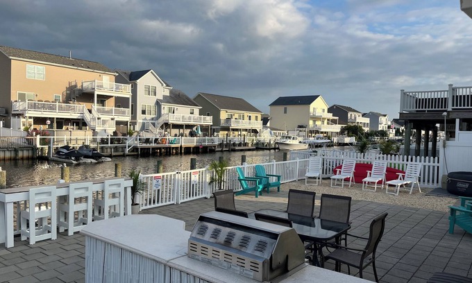 Beach Haven West Maison | Charming 4-bedroom lagoon house Down By the Bay near LBI