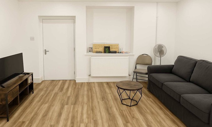 Churchill Appartement | Charming 4-Bed Retreat in the Heart of Churchill with Parking