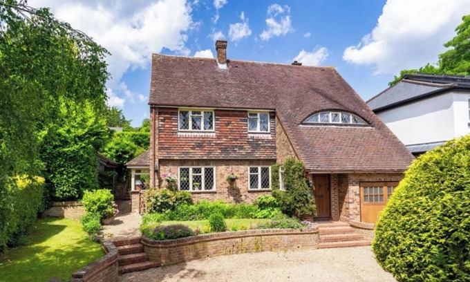 Epping Maison | Charming 4-Bed Home in Epping