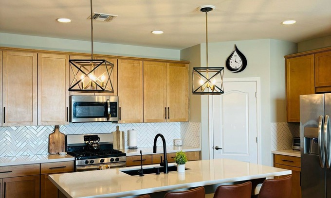 Maricopa County Maison | Charming 4-bedroom house in a quiet neighborhood,close to Verrado