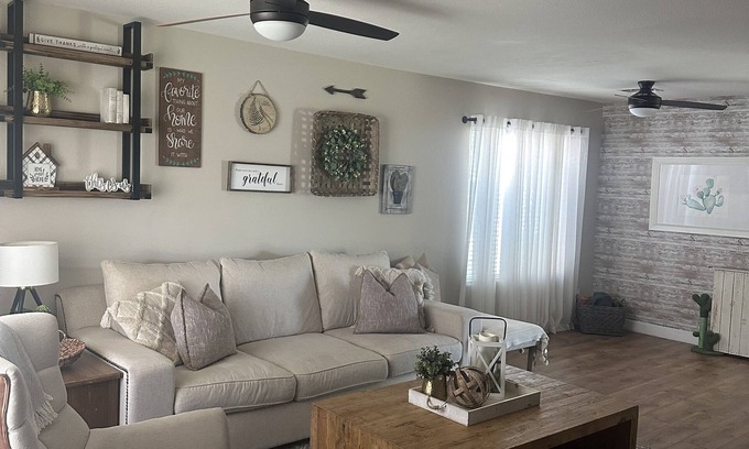 Litchfield Park Maison | Charming 4-bedroom house with WiFi and AC in Litchfield Park