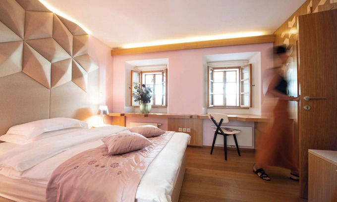 Hrib pri Hinjah Lit Et Petit-Déjeuner | Charming 4-Bedroom B&B Where Tradition Meets Modern Comfort