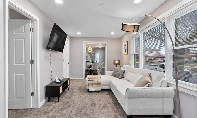 Calumet Heights Maison | Charming 4-bedroom house with WiFi and AC in lovely Chicago
