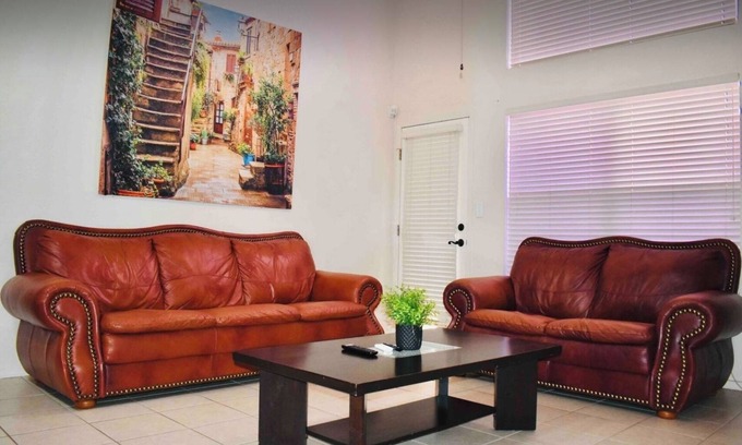Northeast El Paso Maison | Charming 4-bedroom house 15 min from fort bliss/great for large groups