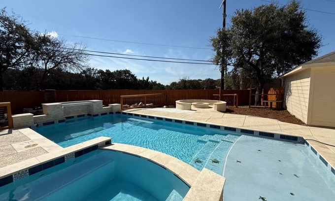 Helotes Maison | Charming 4-bedroom house with a Pool and Spa
