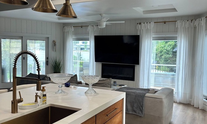 Wall Maison | Charming 4-bedroom retreat with pool in lovely Spring Lake free street parking