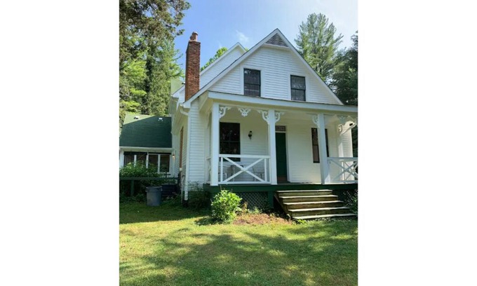 Indian Hill Maison | Charming 4BDRM Farmhouse