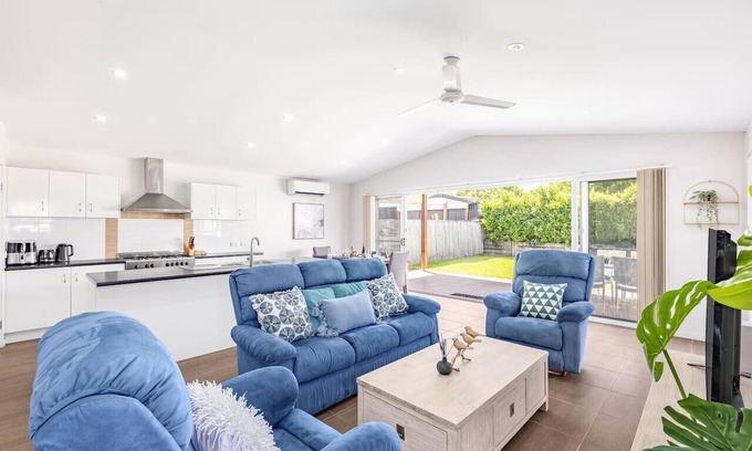 Wynnum Maison | Charming 4Bedroom Home Near TrainStation & Beaches