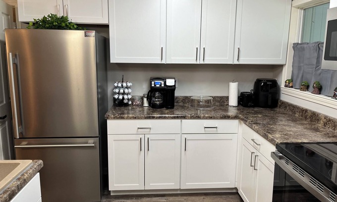 Southaven Maison | Charming 4BR 2BA Close to Memphis NOT IN Memphis! FULL Kitchen.