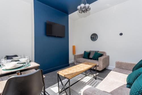 Darlington Maison | Charming 4BR Home in Darlington Near Town Centre