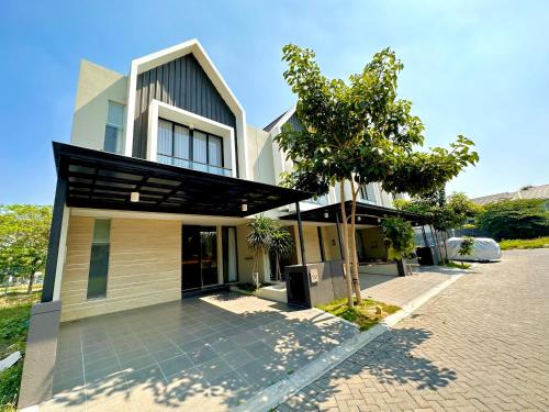 Surabaya Maison | Charming 4BR House in Northwest Park, West Surabaya by Le Ciel Hospitality