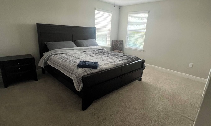 DeLand Maison | Charming 5-bedroom home away from home