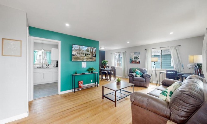 Virginia Village Maison | Charming 5 King Spacious House