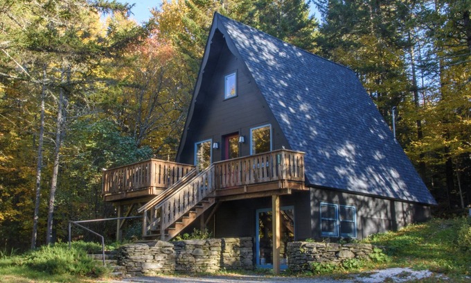Bristol Chalet De Ski | Charming A-frame in the Heart of the Green Mountains