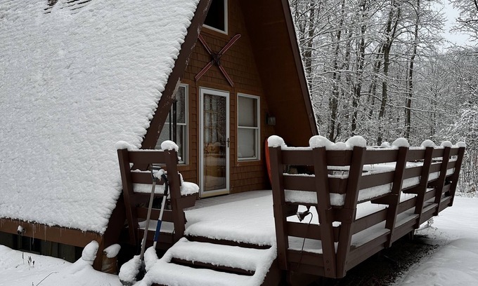 Hancock Cabine | Charming A-Frame Near all the Best parts of the Berkshires!