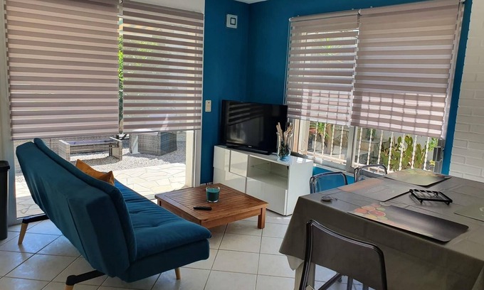 Saint-Feliu-d'Avall Appartement | Charmant logement avec piscine