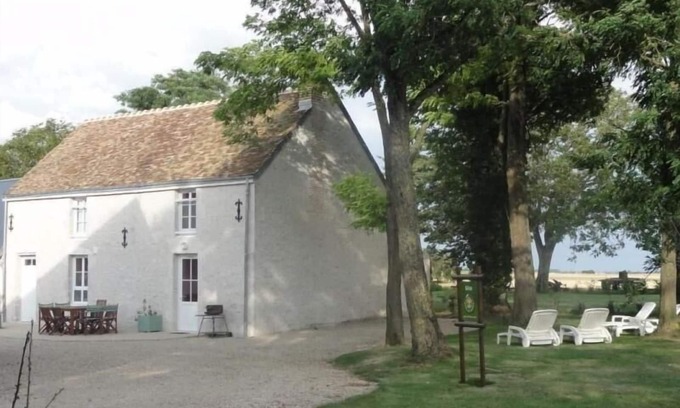 Cravant Cottage | Gîte tranquille avec jardin près de la Loire à vélo, labellisé Tourisme et Handicap