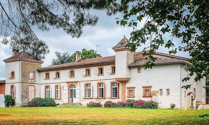 Orgueil Appartement | Charming accommodation in a 13th Century Château