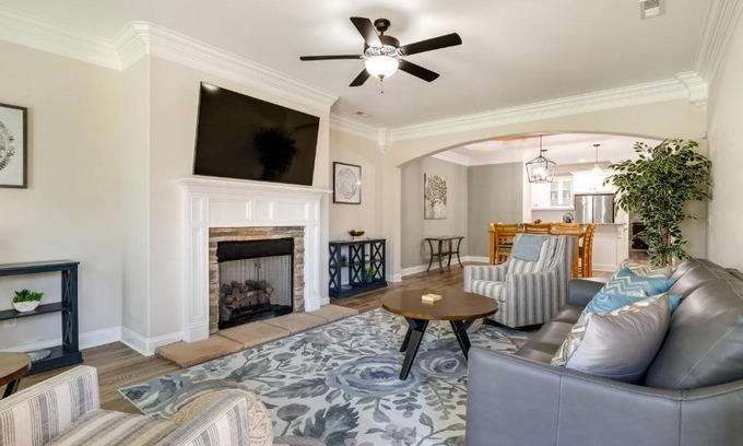 Owens Cross Roads Maison | Charming Alabama Retreat with Private Patio!