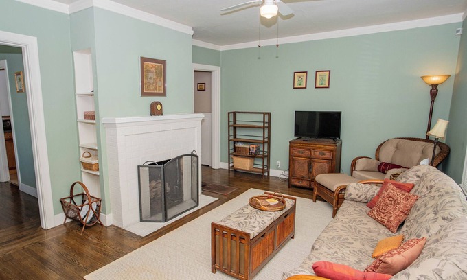 West Alameda Maison | Charming Alameda Getaway, Easy SF Access via Ferry