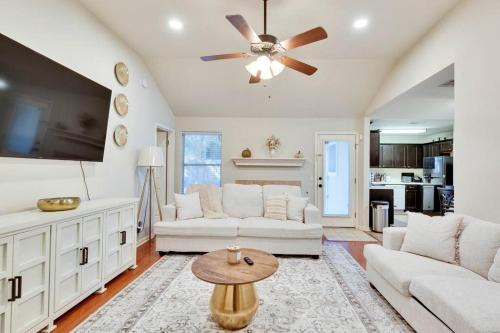Kyle Maison | Charming and Comfort 3BR/2BA Retreat in Kyle