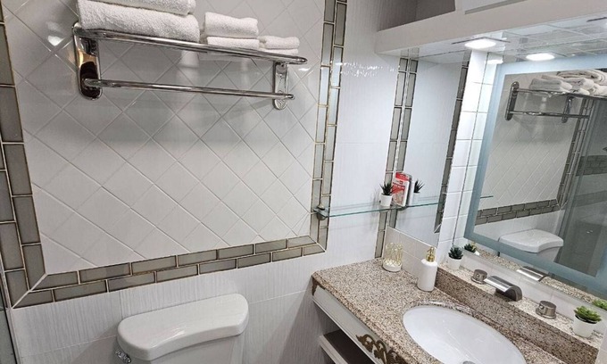 Reading Maison | Charming and enchanting apartment in uptown Reading with a mountain view.