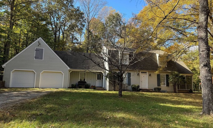 George Washington Maison | Charming and private 3-bedroom house near Fredericksburg, VA.