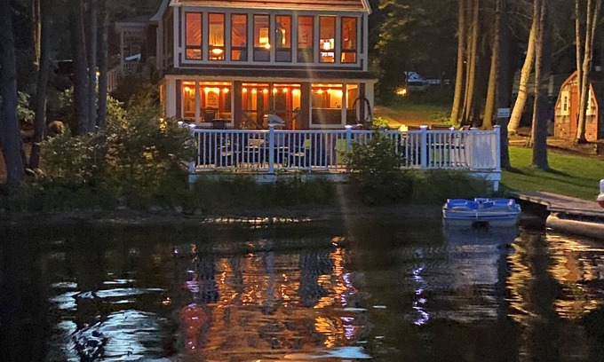 Farmington Maison | Charming and spacious lakefront home with 4 bedrooms, hot tub and pool table!
