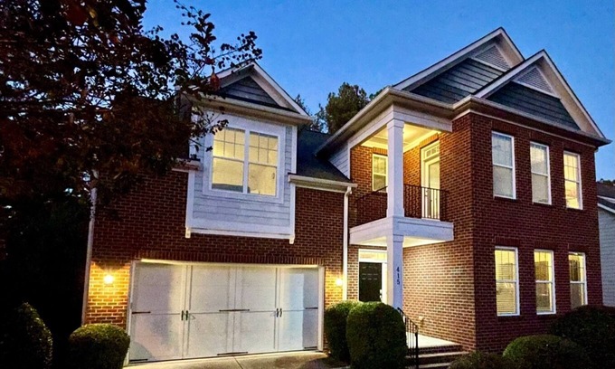 McCain Maison | Charming and spacious 6BR home near UNC, Duke, RTP
