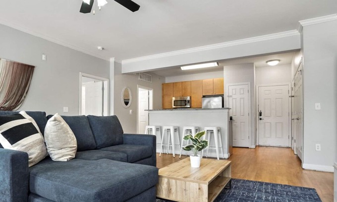 West Campus Appartement | Charming and Spacious Apt in Austin with a Pool!