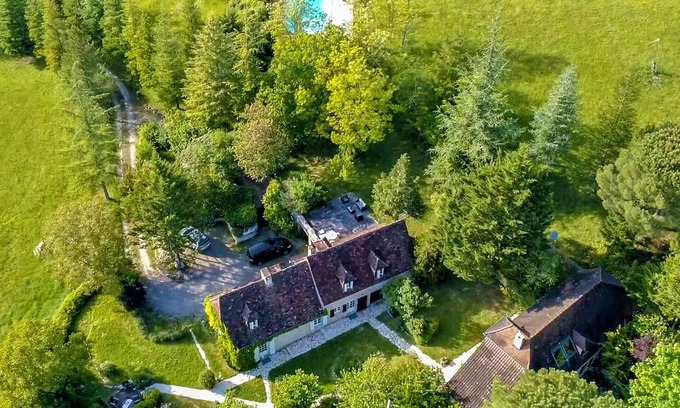 Soucirac Maison | Charming and spacious cottage with swimming pool in idyllic countryside.