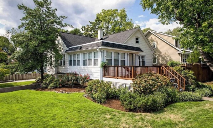 Annapolis Maison | Charming Annapolis Home with Cozy Outdoor Hangout