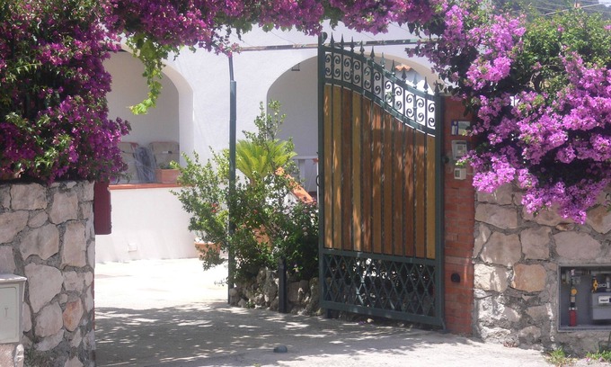 San Felice Circeo Appartement | appartment élégant avec une véranda donnant sur la mer
