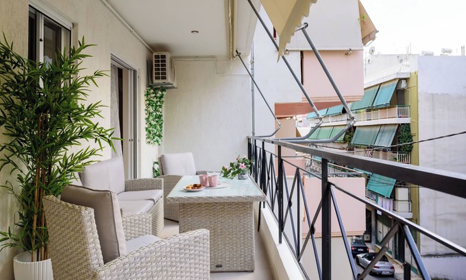 Galatsi Appartement | Charming apartment Galatsi for 5 by MPS