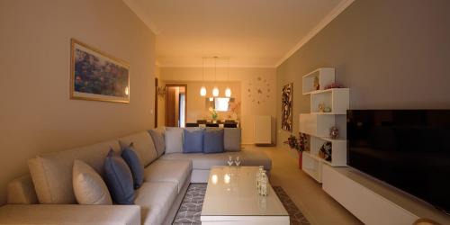 Galatsi Appartement | Charming apartment Galatsi for 5 by MPS