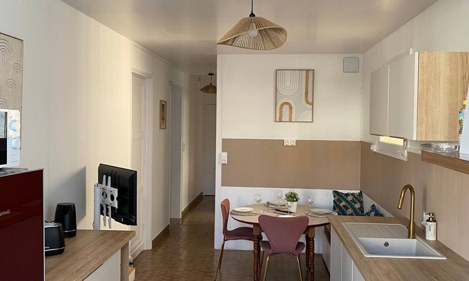 Surgeres Appartement | Charming apartment in a house with character