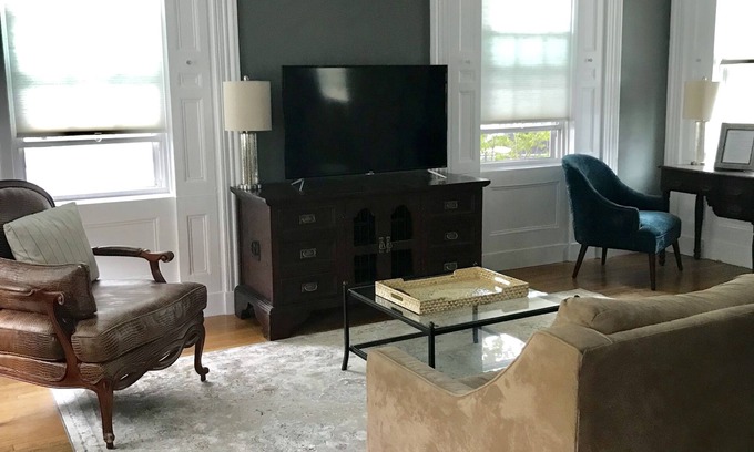 Danvers Appartement | Charming Apartment in historic 1800's home