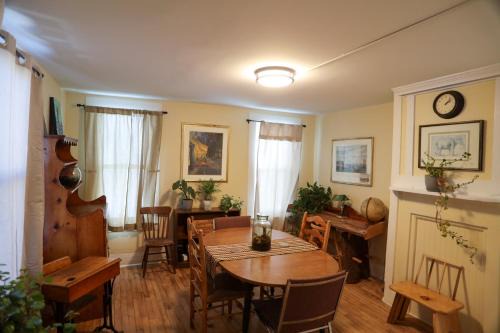 Biddeford Appartement | Charming apartment in lovely Biddeford w AC, WiFi